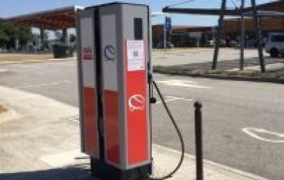 Réseau de recharge rapide dans les stations AVIA